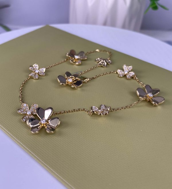 Frivole Pure 18K Yellow Gold Necklace, 9 Flowers with Diamonds