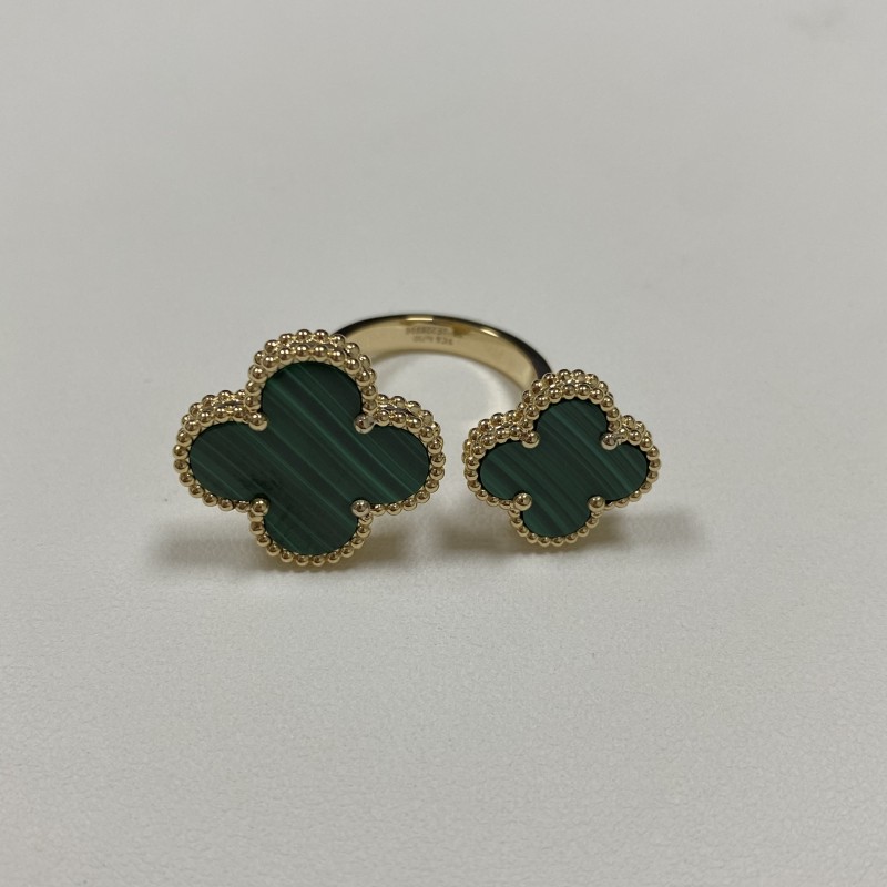 Replica Van Cleef Arpels Magic Alhambra Between the Finger Ring 18K Yellow Gold Malachite