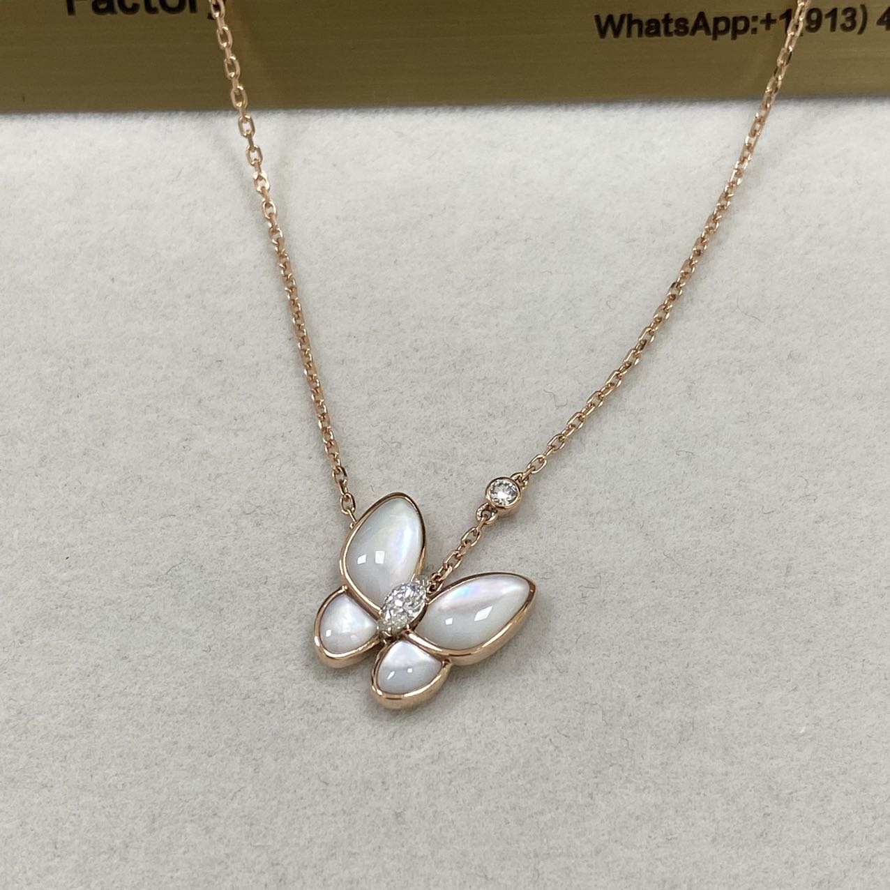 VCA 18K Rose Gold Diamond Mother of Pearl Two Butterfly Pendant Necklace VCARO8FO00v